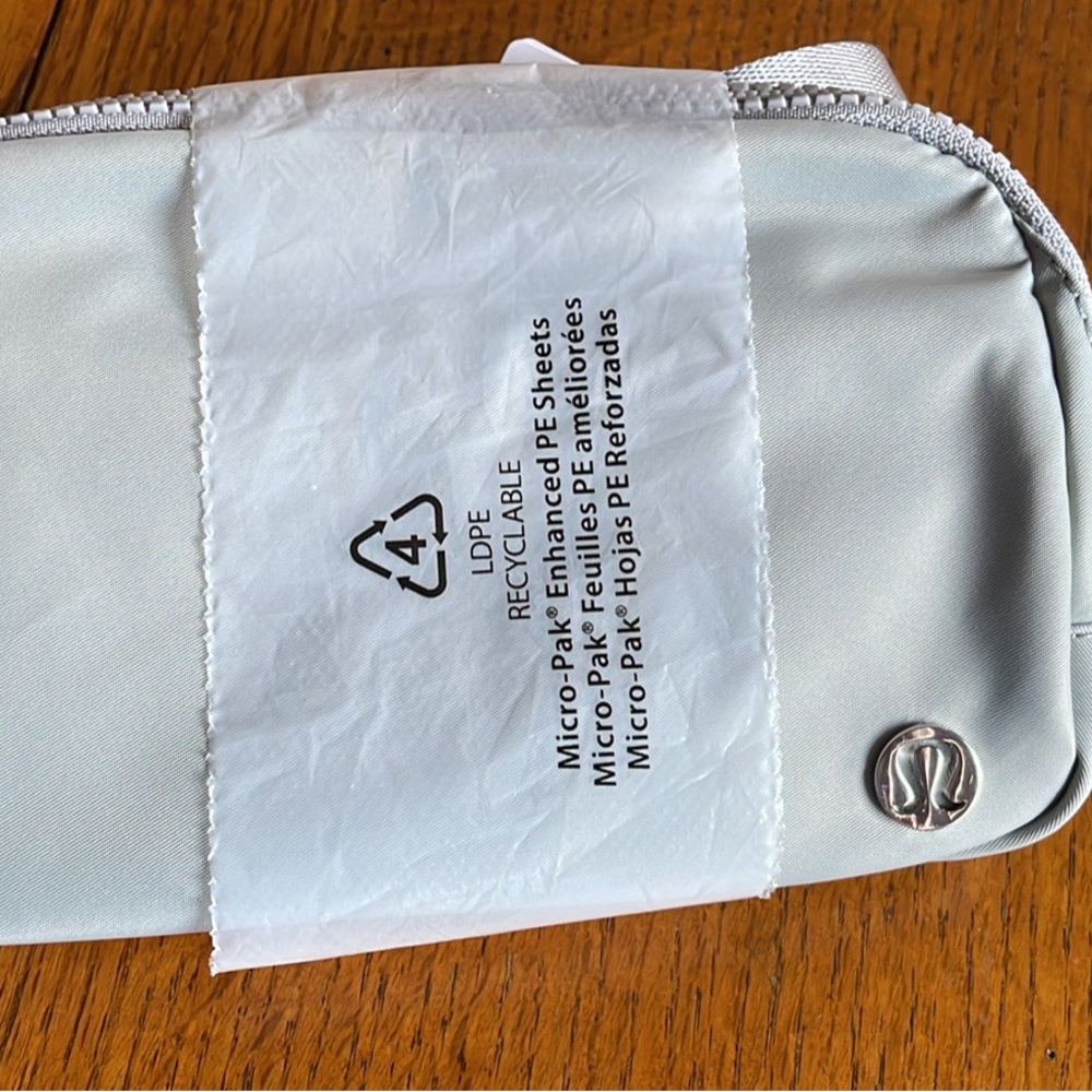 Lululemon Everywhere Belt Bag